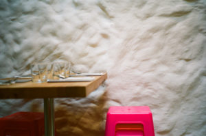 Le restaurant de Nicolas Souksavanh, Alexandre Souksavanh et Fred Souksavanh. Andreas Fragos et Victor Lecourtier Architectes.
